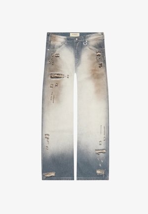 Jeans in denim blu sbiadito caratterizzati da strappi, usura e un effetto ombre che va dal chiaro allo scuro, con un design a gamba dritta e vita.