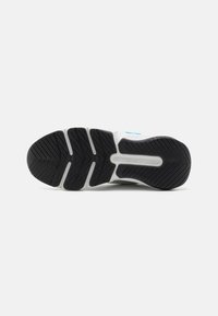 Under Armour DYNAMIC SELECT - Chaussures fitness - white/metallic silver/capri
