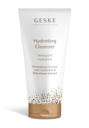 GESKE Hydrating Cleanser Tube mit revitalisierender Formel mit Gurken- und Holunderblütenextrakt, weißes und goldenes Verpackungsdesign.