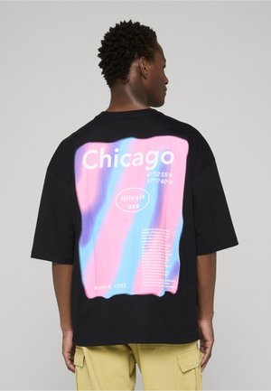 CHICAGO - T-shirt z nadrukiem