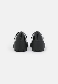 Madden Girl HUMPHERY - Saltos plataforma - black box