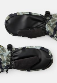 Mitză negre cu model de camouflage, cu palmă din piele și textură moale; include manșete elastice și curele ajustabile pentru o fixare sigură.