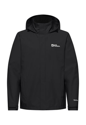Chaqueta negra impermeable con capucha, que cuenta con una cremallera frontal completa, puños elásticos y un logo en el pecho y la manga. Textura suave.