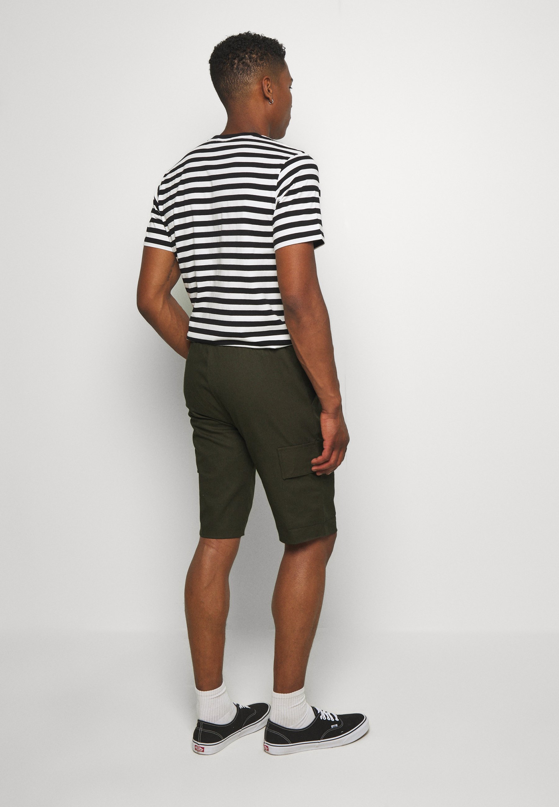 Newport Bay Sailing Club CARTEL Shorts khaki Zalando.no Newport Bay Sailing Club CARTEL - Shorts - black