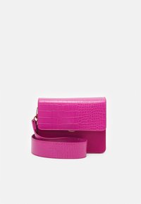 Não selecionado, strawberry moon