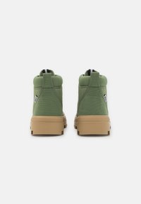 Aigle TENERE HIKE - Stivaletti con plateau - kaki