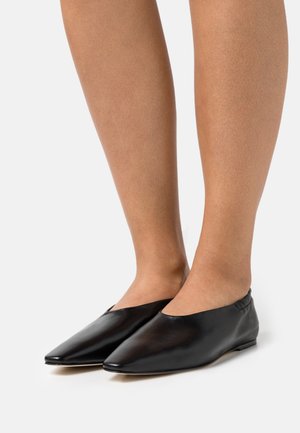 POINTY SQUARE - Instappers - black