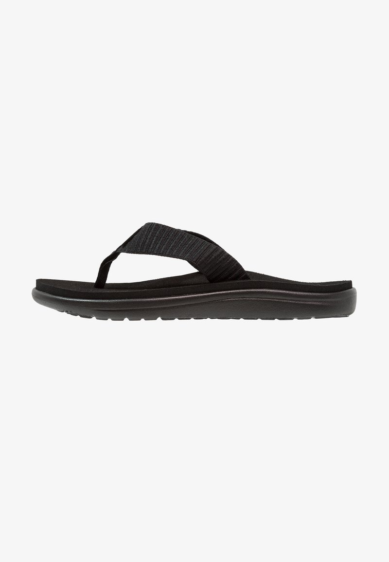 Sorte flip-flop sandaler med strukturerede stofremme og en polstret sål, vist i sideprofil på en hvid baggrund.