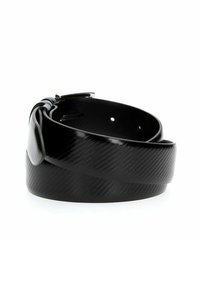 Cintura in pelle nera con una finitura lucida, caratterizzata da un motivo testurizzato diagonale, una fibbia in metallo di tonalità argento e diversi fori di regolazione.