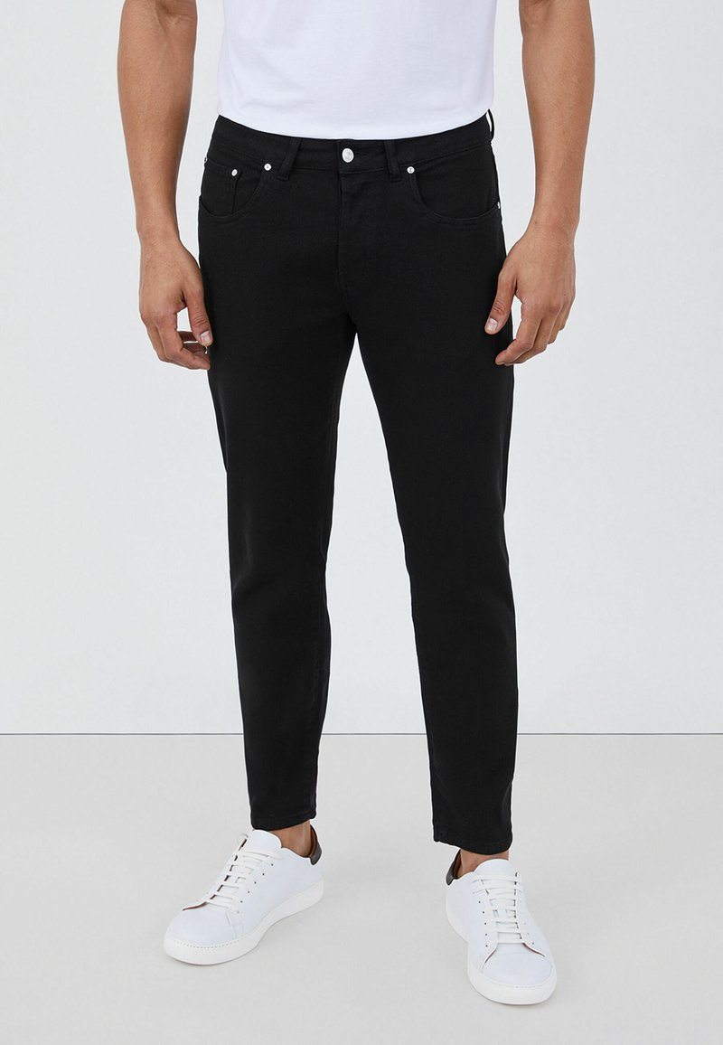 Herren Skinny Fit | LIU JO Jeans Tapered Fit black/schwarz - OW39413 Herren Skinny Fit | LIU JO Jeans Tapered Fit black/schwarz - OW39413
