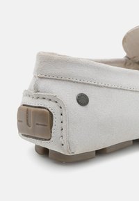 Jack & Jones JFWJENSEN - Mocassins - winter white