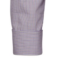 Polsino di camicia a maniche lunghe con un motivo a scacchi viola e bianco, caratterizzato da una finitura pulita e una texture strutturata.