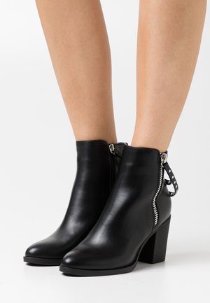 ONLTALEEN ZIPPER - Kotníkové boty - black