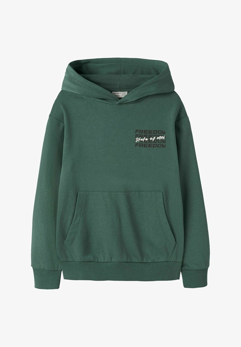 Sudadera verde con bolsillo canguro, puños y dobladillo acanalados. El diseño frontal incluye el texto "LIBERTAD" y "Estado de Ánimo" en colores contrastantes.