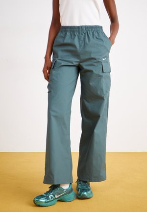 Nike Sportswear Pantalones cargo - vintage green