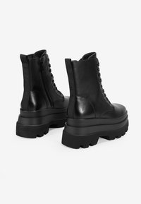 Bosanova MILITARES CON PUNTA CUADRADA Y PLATAFORMA XL - Botines con plataforma - black