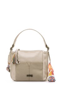 Borsa in pelle beige con design strutturato, tracolla colorata ricamata e staccabile, e nappine decorative sulla cerniera.