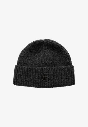Cappello beanie lavorato a maglia nera con una texture a coste e risvolto. Presenta un logo embossato discreto sul davanti. Materiale morbido e caldo.