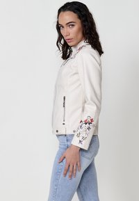 Thumbnail Image 4