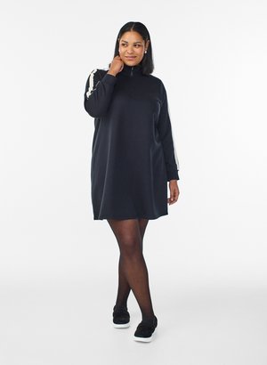 Zizzi, MIT HOHEM KRAGEN - Robe pull - black