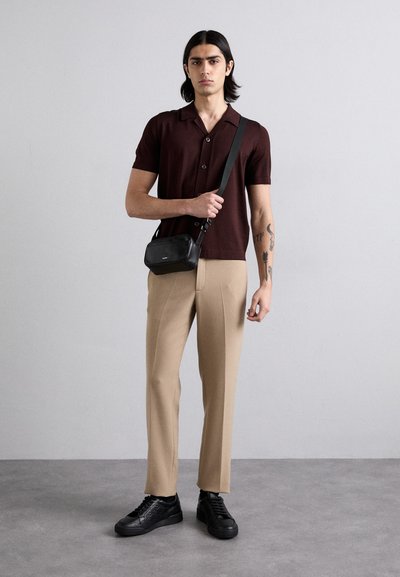 sandro SHIRT - Camicia - marron foncé