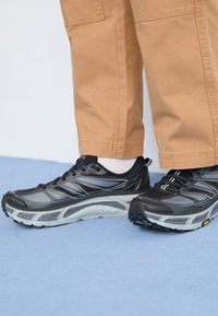 Unselected, black/castlerock