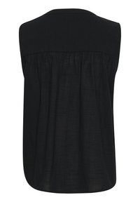 Top nero senza maniche realizzato in un tessuto morbido e testurizzato. Presenta un design con schiena plissettata e orlo arrotondato per una vestibilità comoda.