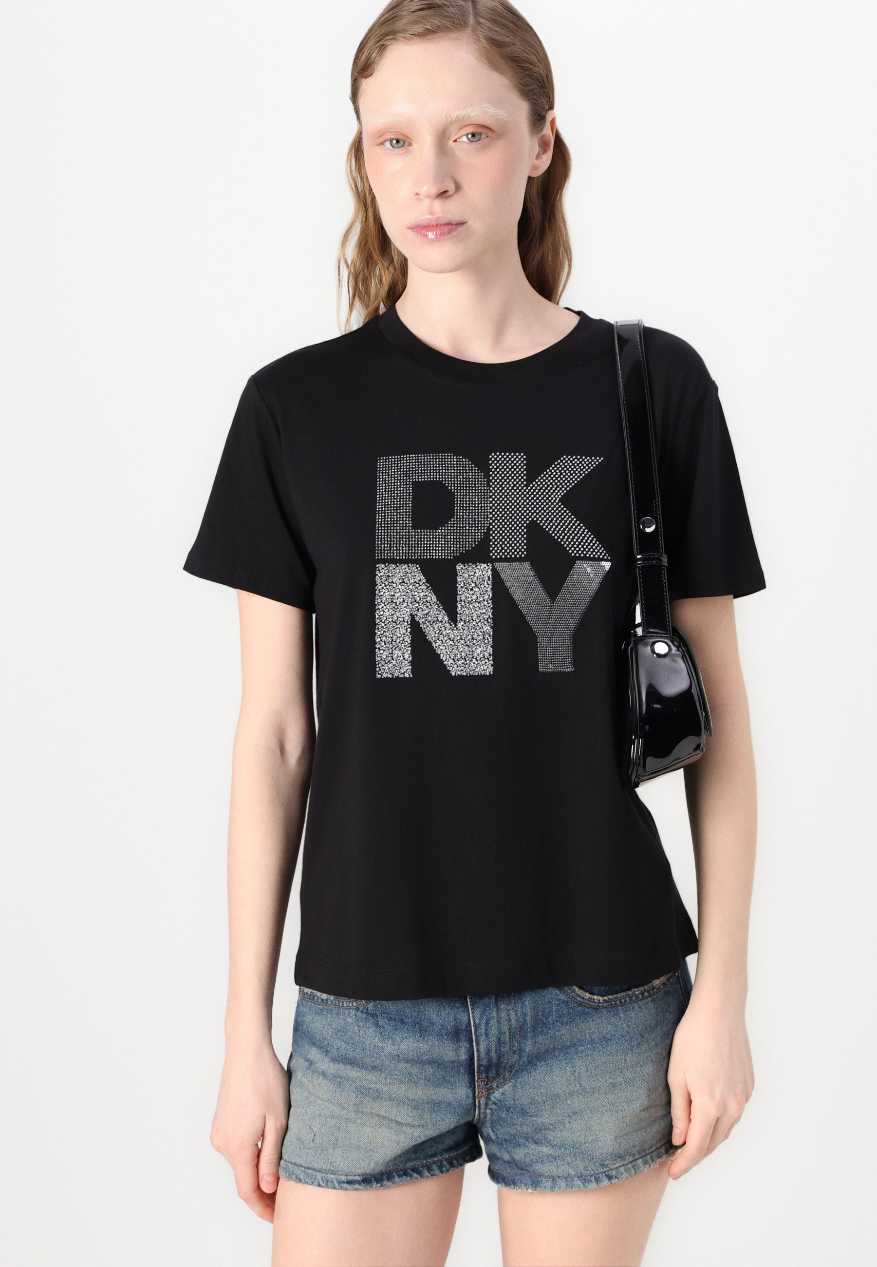 DKNY ロゴ刺繍が素敵！トレーナー☆ブラック☆サイズP DKNY STACKED NEW YORK MIXED EMBELLISHMENT LOGO RELAXED CREW