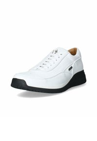 Sneaker bianco con tomaia in pelle liscia, punta rotonda, lacci bianchi piatti e suola in gomma nera. Presenta un logo sottile sul lato.