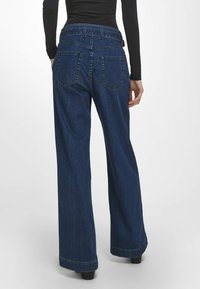 Laura Biagiotti Roma Flared Jeans - blue denim