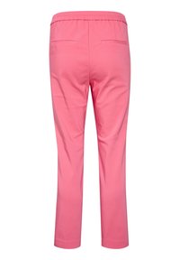 Růžové kalhoty s měkkou texturou, elastickým pasem a dvěma zadními kapsami. Rovný střih s čistým zakončením na lemu.