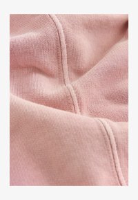 Selected, pink