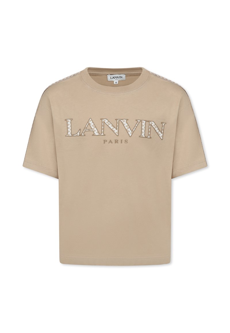 T-shirt en coton beige à manches courtes, arborant le logo "LANVIN PARIS" dans une teinte plus sombre, avec un détail texturé le long des épaules.