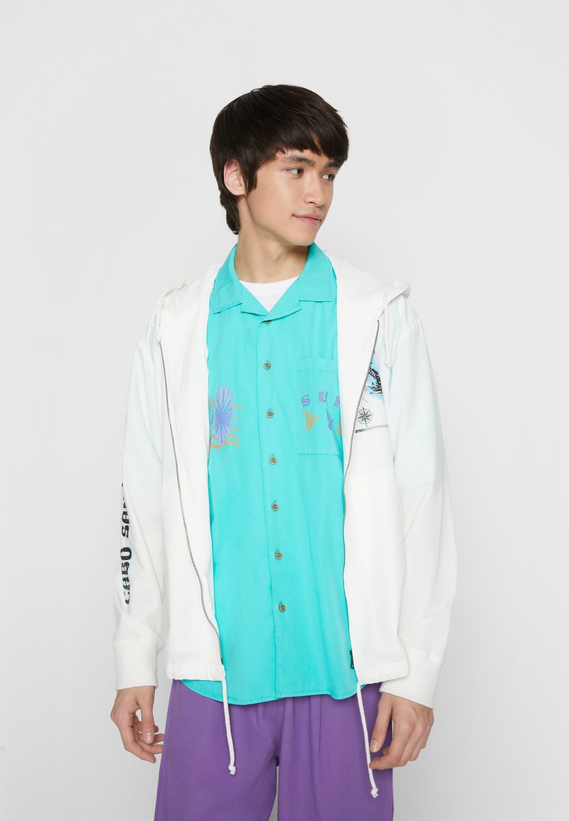 Quiksilver STRANGER THINGS THE BAJA JACKET - Jachetă de vară - white