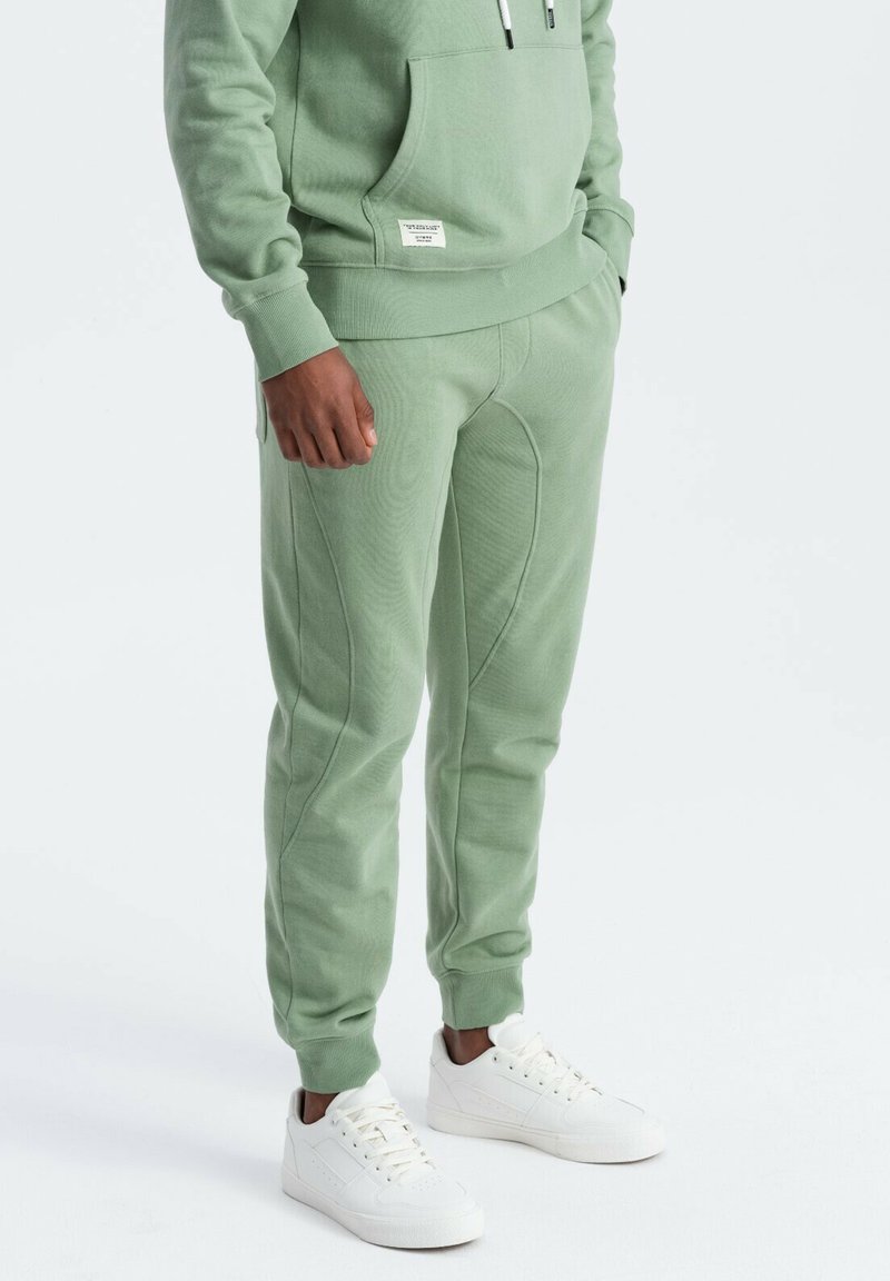 Ombre SET OF KANGAROO  - Chándal - green