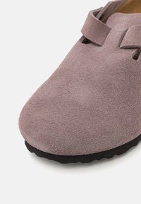 Birkenstock BOSTON LEVE REGULAR UNISEX - Tofflor & inneskor - faded purple