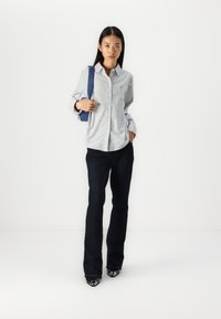 Thumbnail Image 3