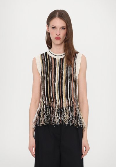 Débardeur en tricot noir, crème et rayures pastel, avec un ourlet à frange et un col rond. Les manches courtes mettent en valeur la texture tissée.