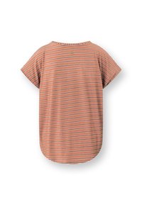 Rustkleurig en beige gestreept t-shirt met korte mouwen, een ronde hals en een afgeronde zoom, plat van achteren weergegeven tegen een witte achtergrond.