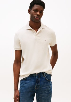 Tommy Hilfiger, REGULAR FIT FLAG EMBROIDERY POLO SHIRT - Poloshirt - heathered oatmilk