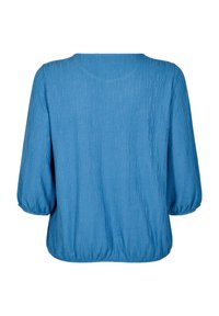 Himmelblaues Blusenshirt mit strukturiertem Muster, 3/4-Ärmeln und elastischem Saum. Glatter Stoff mit lockerer Passform, geeignet für die Freizeit.