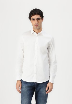 TOM TAILOR FITTED STRUCTURE SHIRT - Businesshemd - white