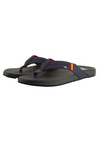 Slippers met een donkergrijze rubberen zool, een marineblauwe stoffen band met rode en gele accenten, en een getextureerde binnenzool voor grip.