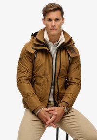 Superdry & Co HOODED MOUNTAIN - Chaqueta outdoor - denim co tobacco brown