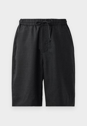 Pantalones cortos negros hasta la rodilla con cintura elástica y cordón. Textura suave con dos bolsillos laterales, diseño simple y sin patrones visibles.