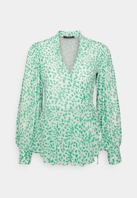 Grüne und weiße Leopardenmuster-Bluse mit V-Ausschnitt, langen Ärmeln, gerafften Bündchen und plissiertem Peplum-Saum. Hergestellt aus leichtem, transparenter Stoff.