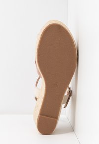 Thumbnail Image 7