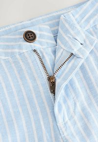 Unselected, light blue stripe