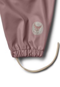 Lyserød vandtæt stof med en snøret kant; har et rundt, sølv logo med "WHEAT" og et gevir design. Indeholder en beige snor.