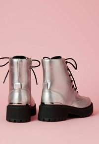 Lipsy CHUNKY - REGULAR FIT - Šněrovací kotníkové boty - silver